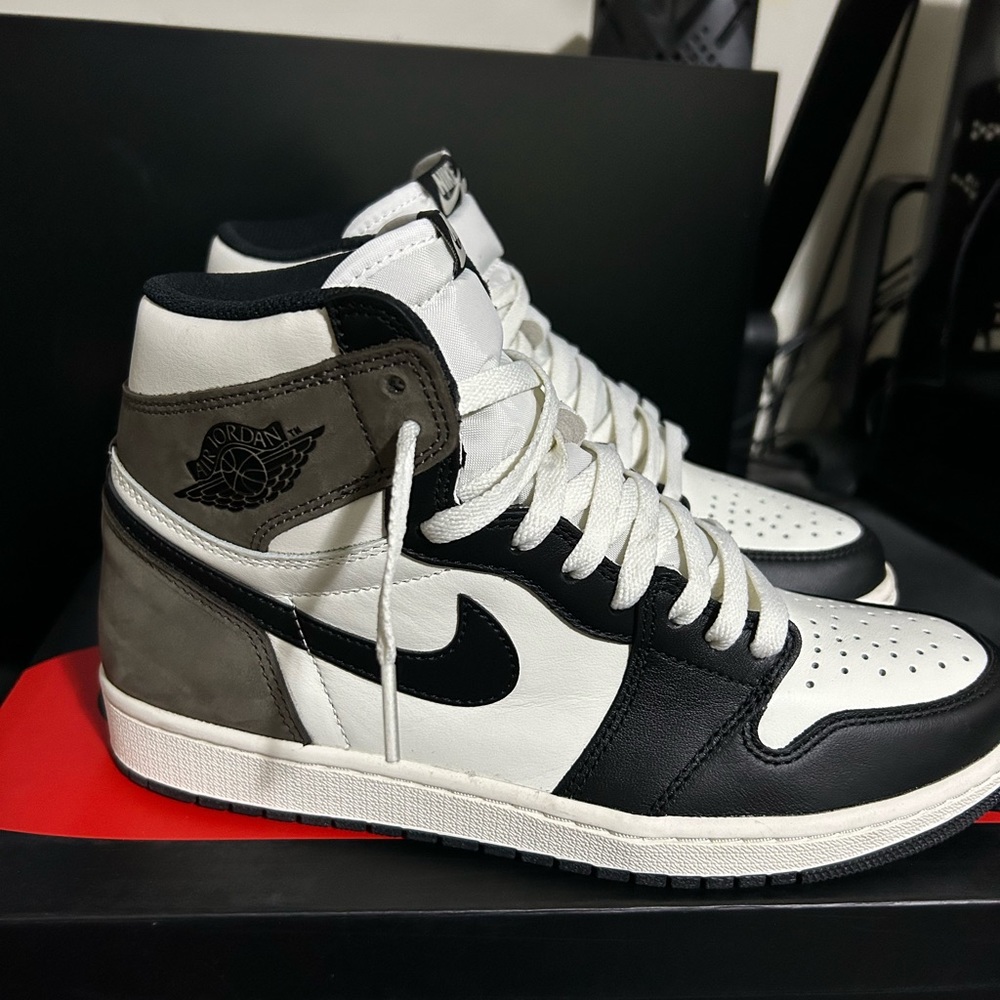 Jordan 1 Mocha